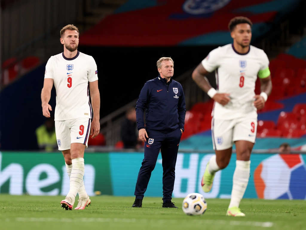 不仅因为他 不仅因为他